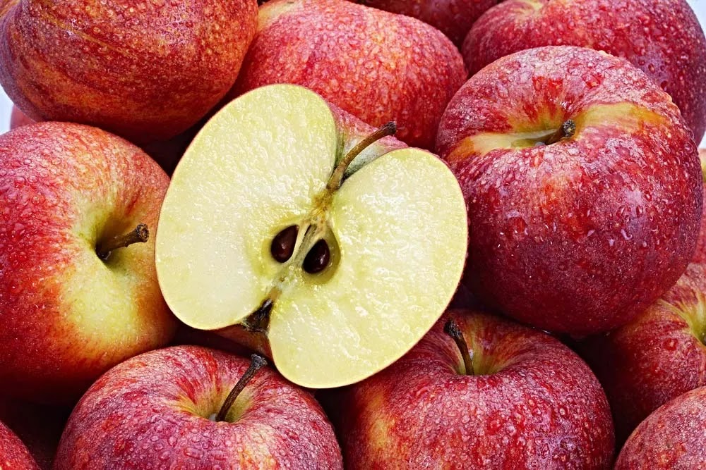 5 Nutrition Facts and 7 Health Benefits of Apples